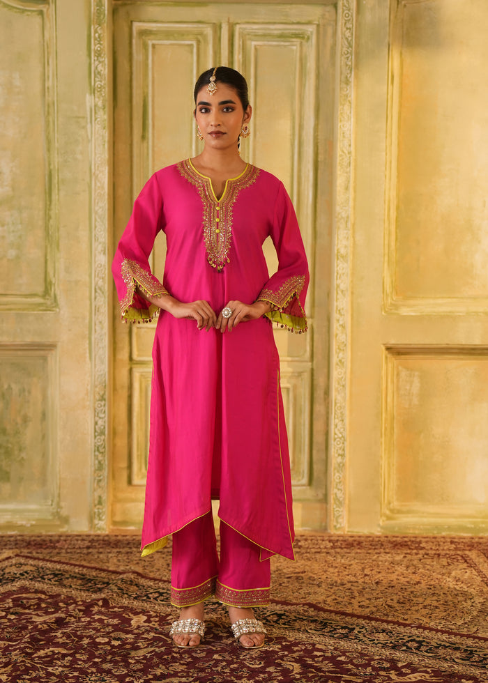 Evara Fuchsia Embroidered Kurta Set