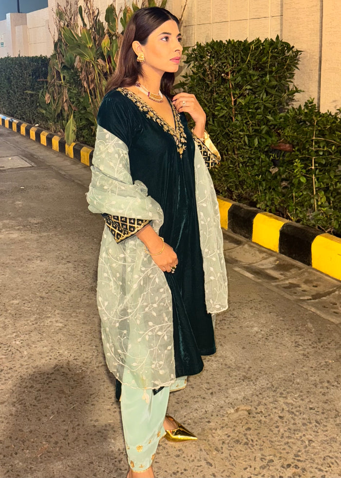 Shweta S Jain x Banno Velvet Kurta Set