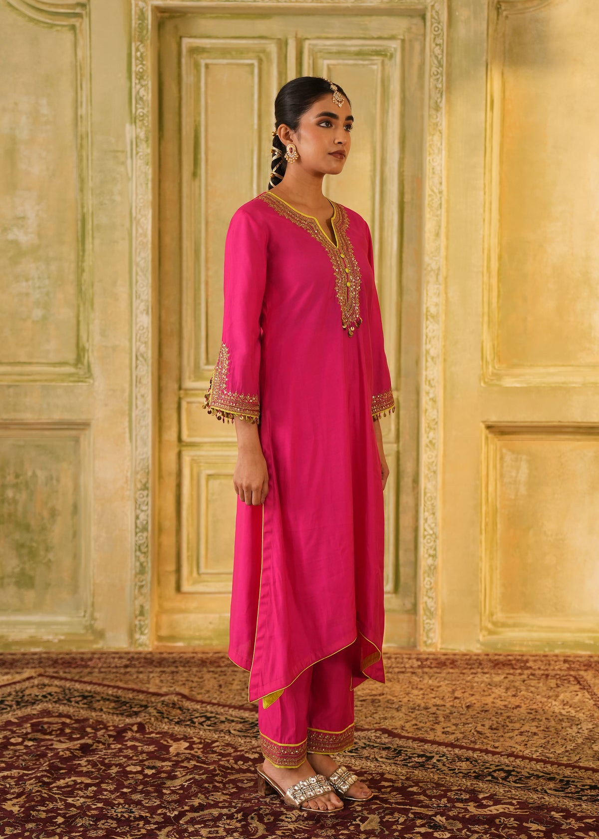 Evara Fuchsia Embroidered Kurta Set
